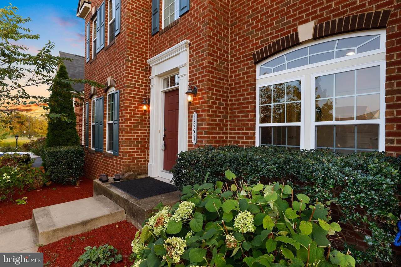 42251 Oasis Court - Photo 1
