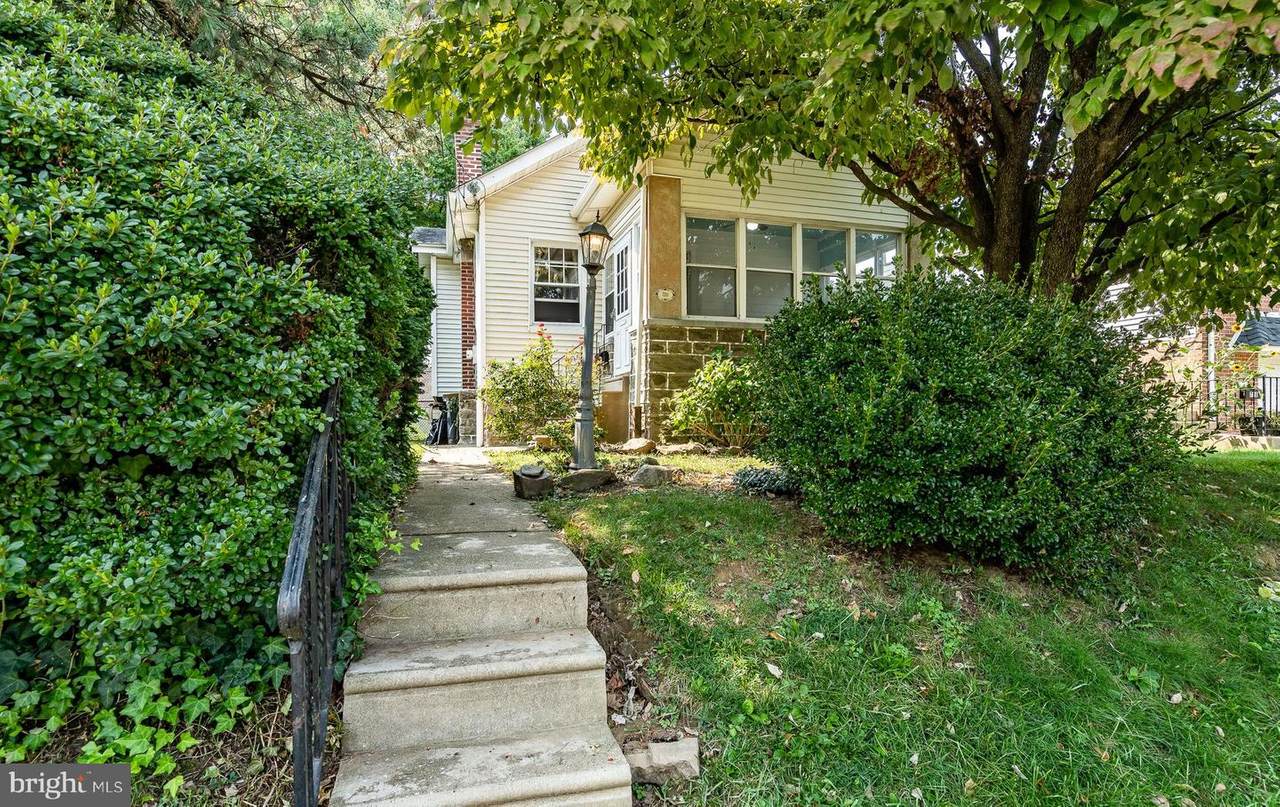 730 Chandler Street - Photo 1