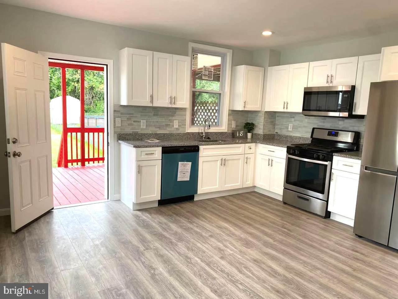 18 Bloomingdale Avenue - Photo 1