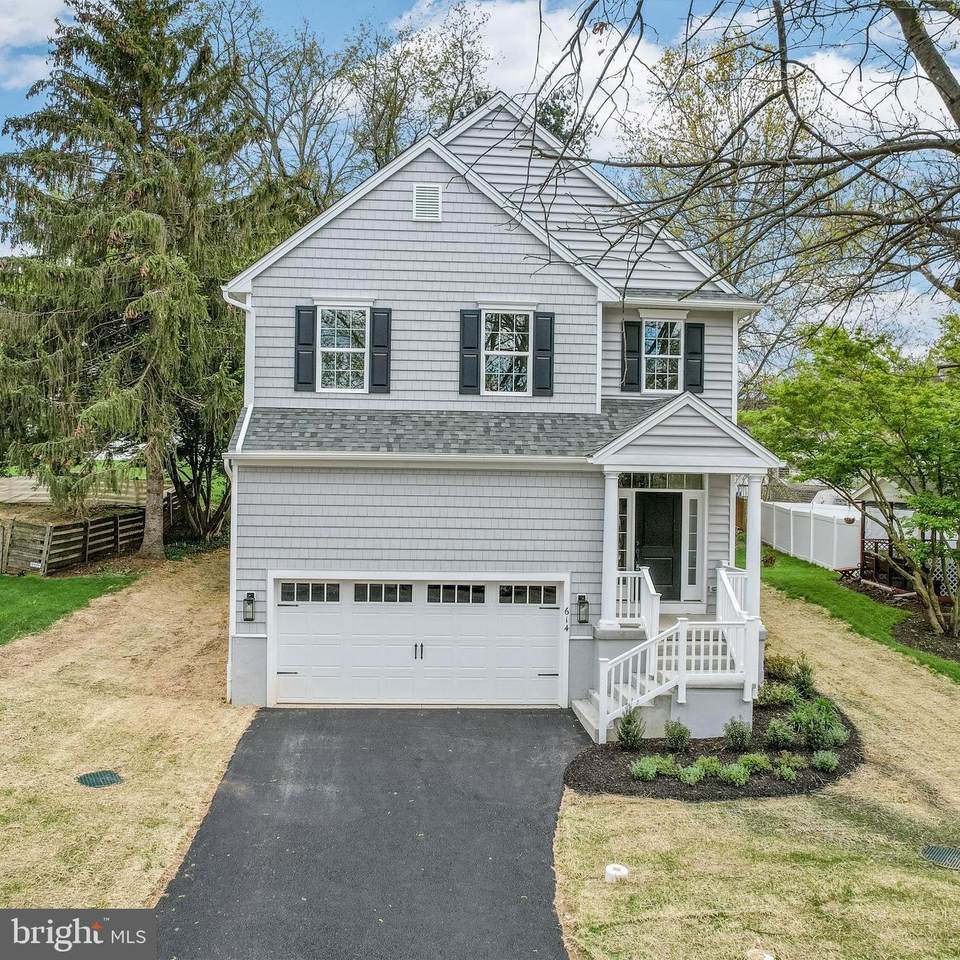 614 Oak Avenue - Photo 1