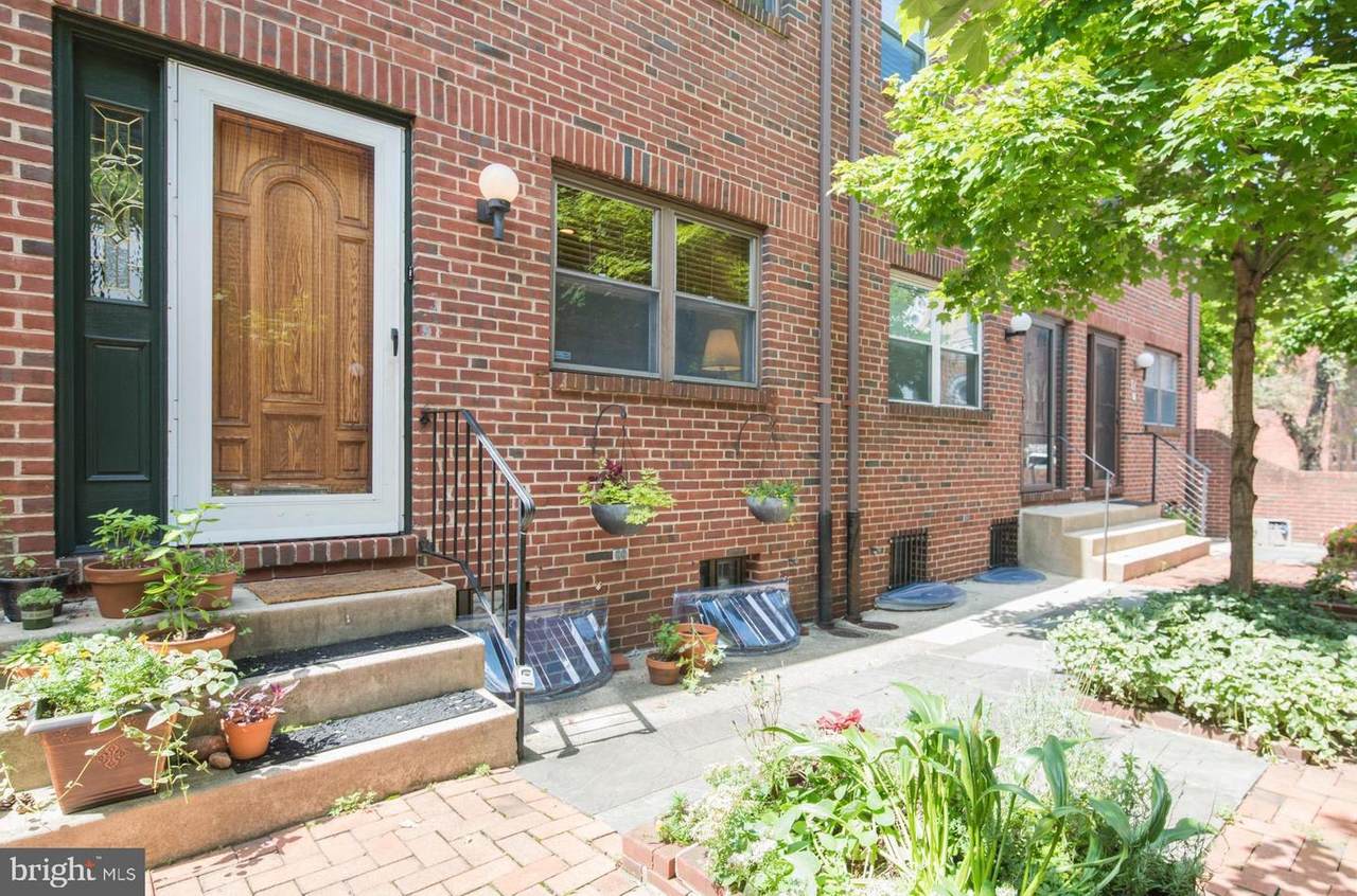 524 Lombard Street - Photo 1