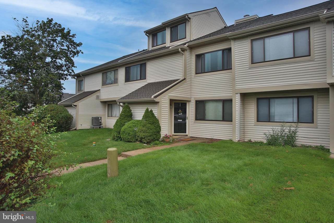 202 Continental Drive - Photo 1