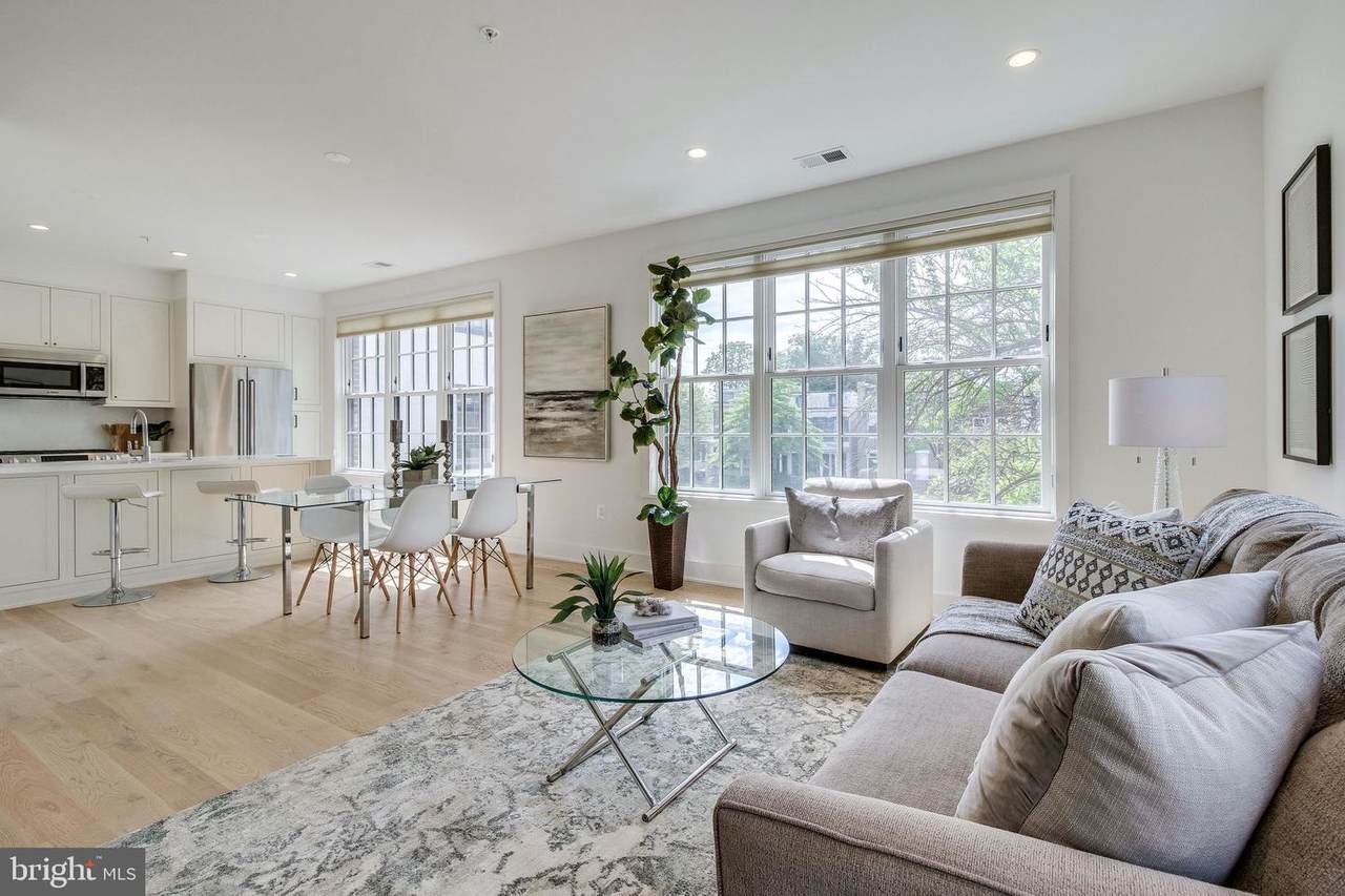 521 Washington Street - Photo 1