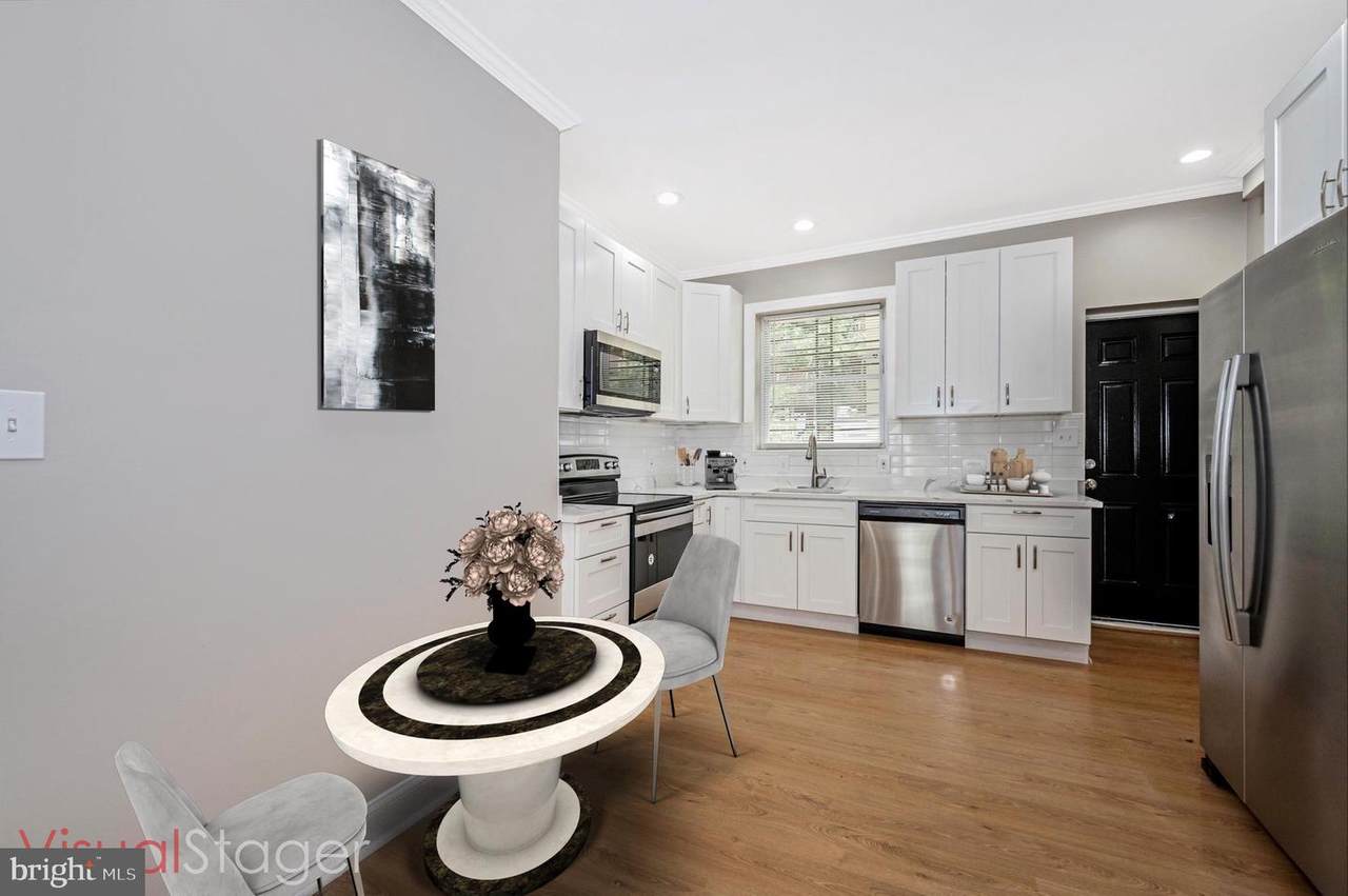 1918 28TH Street - Photo 1