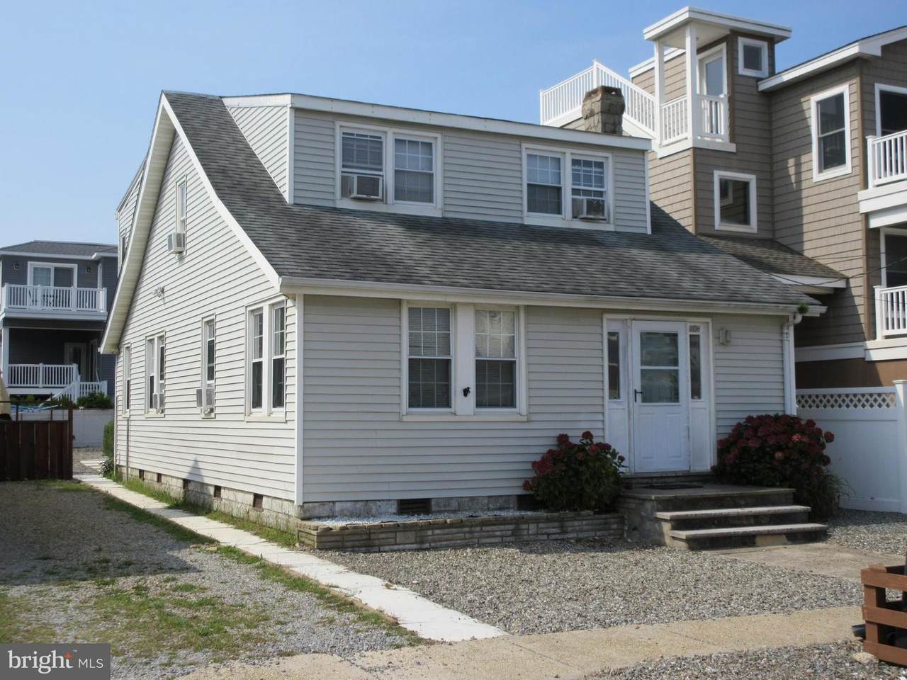106 18TH Street - Photo 1