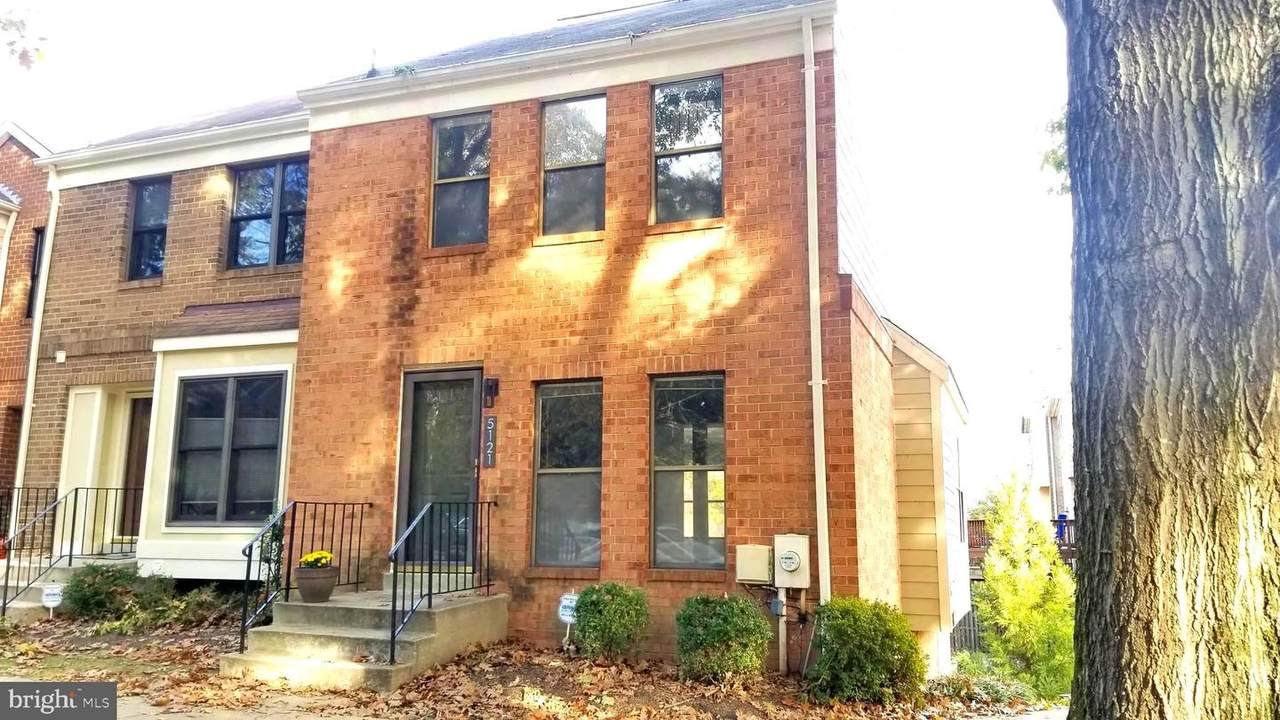 5121 King Charles Way - Photo 1
