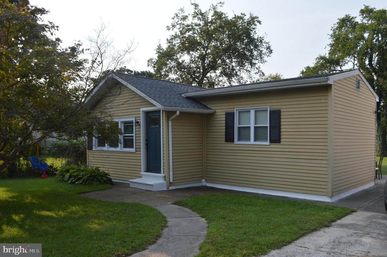 14 Brewer Avenue - Photo 1