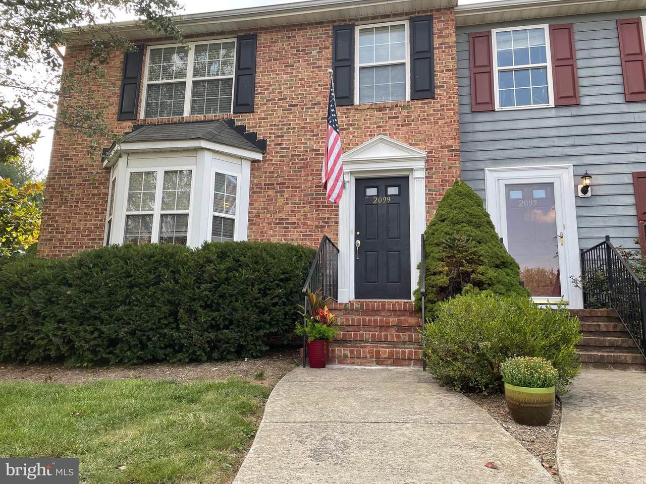 2099 Stoneleigh Drive - Photo 1
