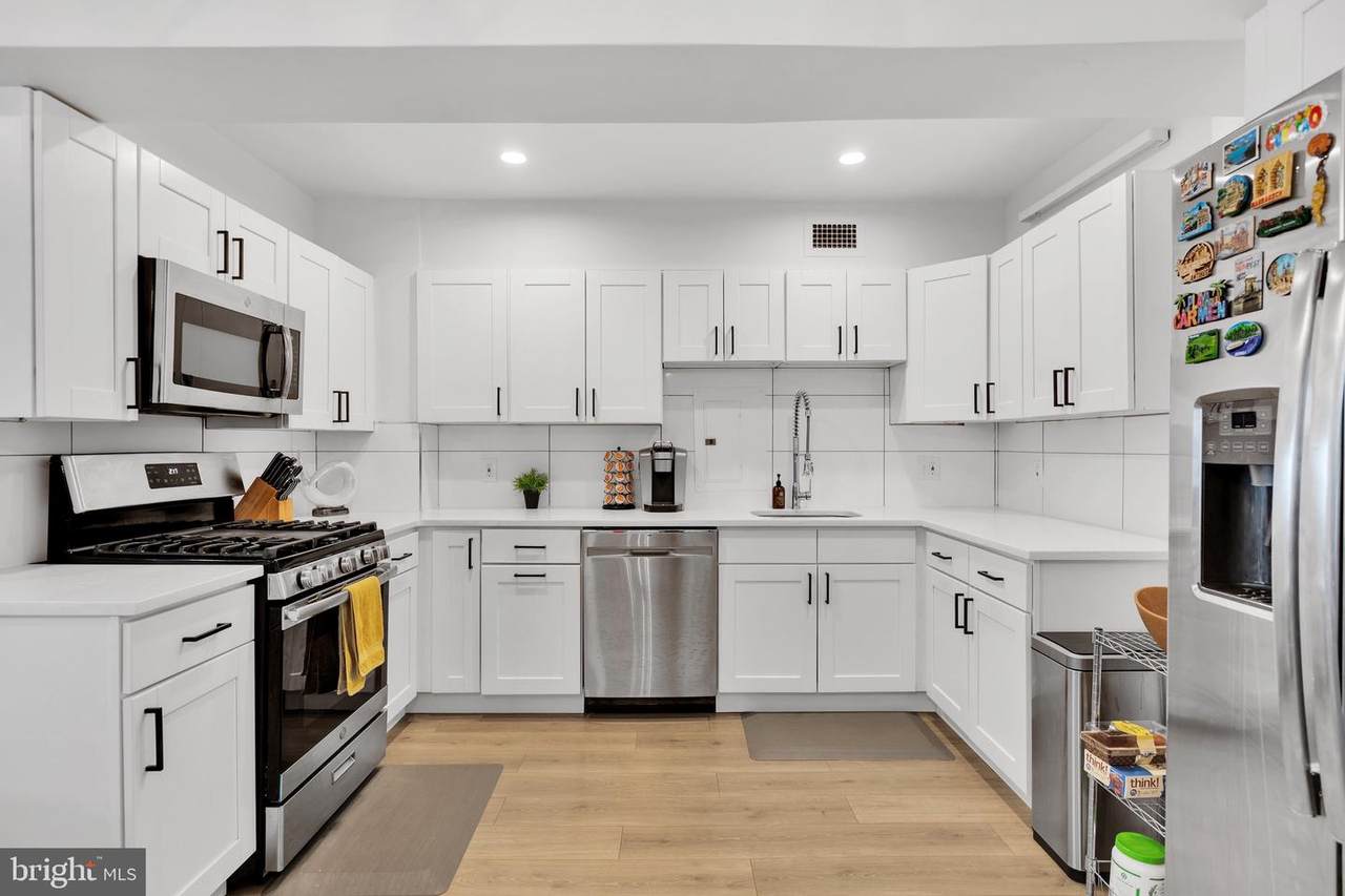 4201 Cathedral Avenue - Photo 1
