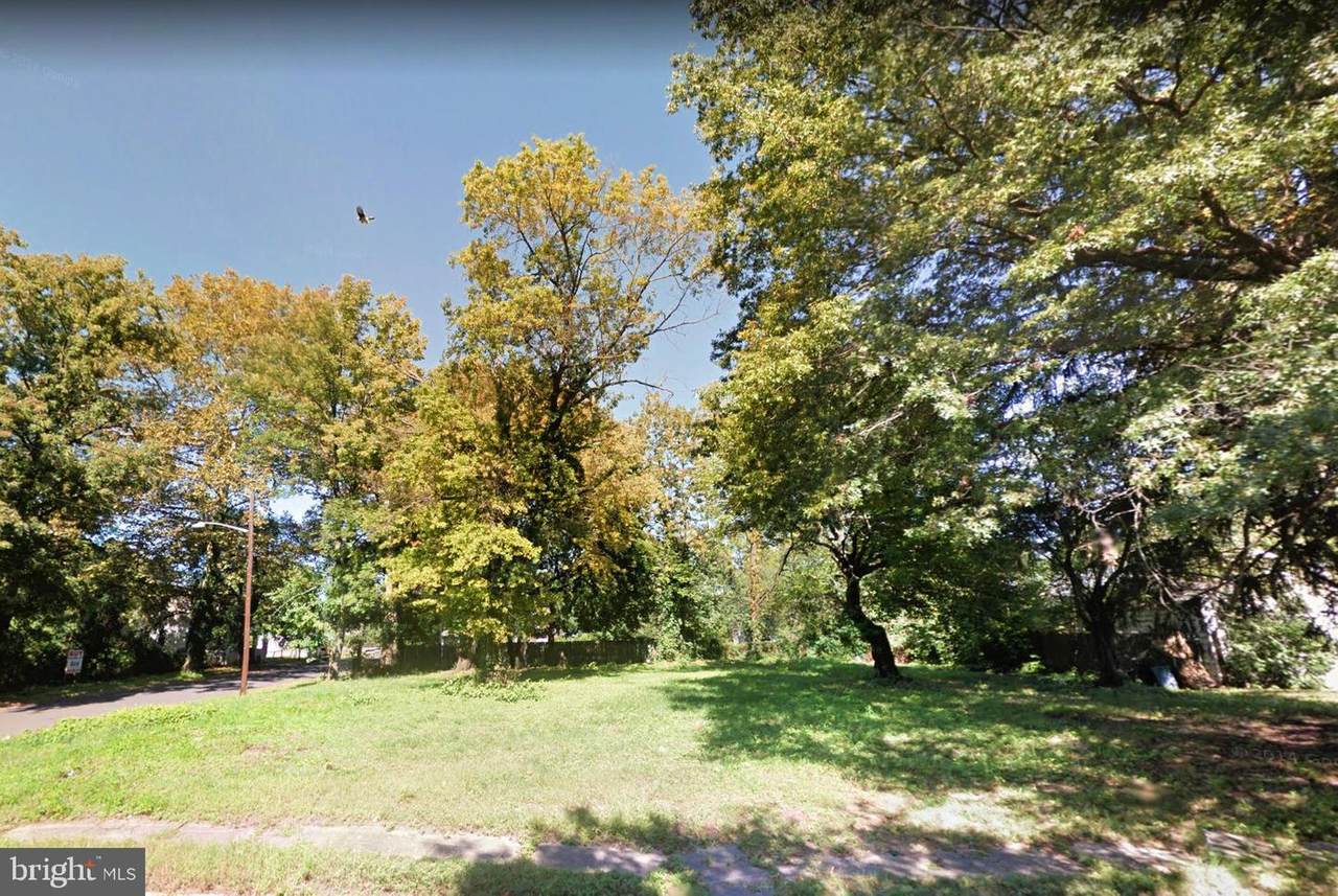 8 Field Avenue - Photo 1