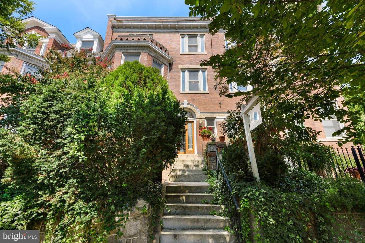 1703 Kilbourne Place - Photo 1