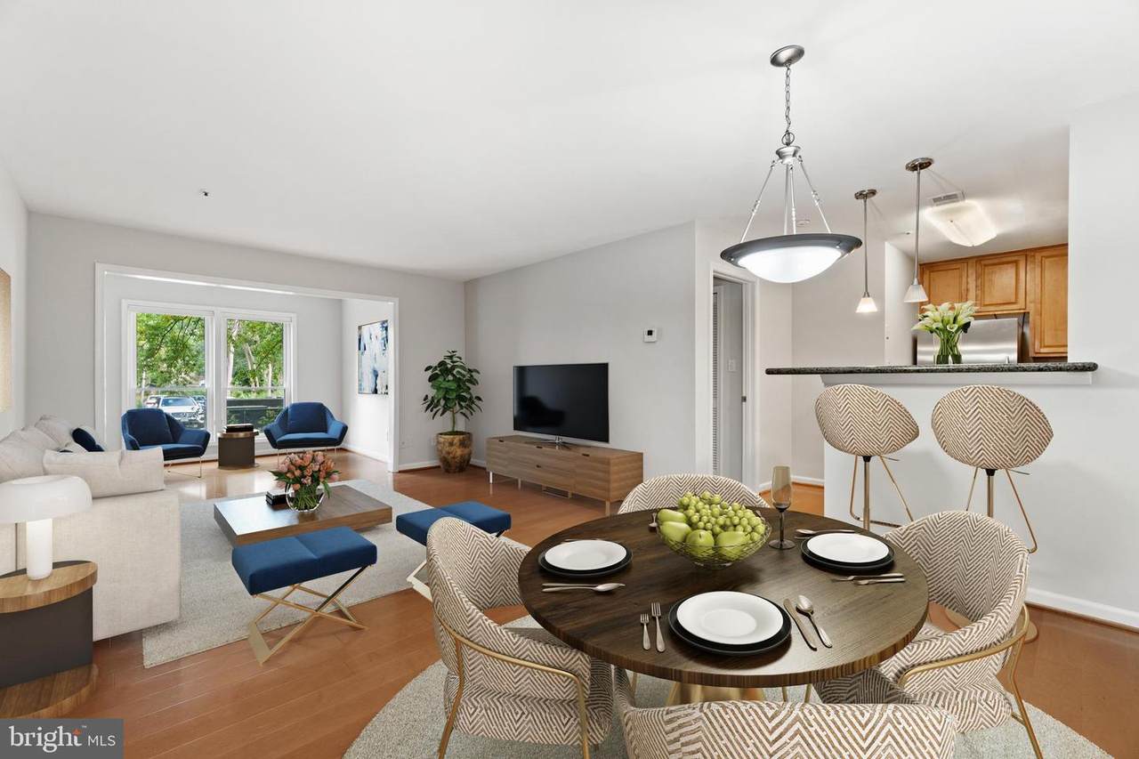 3176 Summit Square - Photo 1