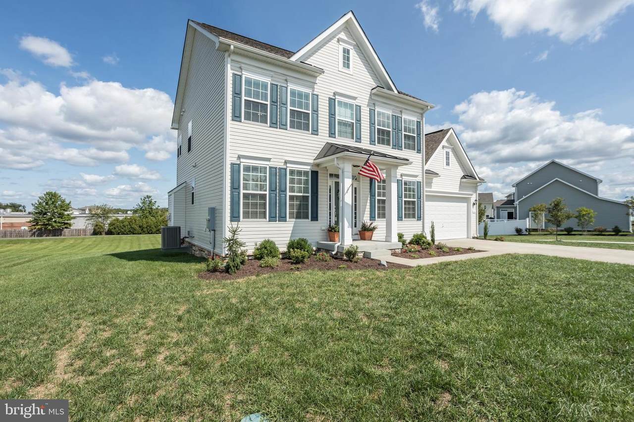 105 Bridgewater Drive - Photo 1
