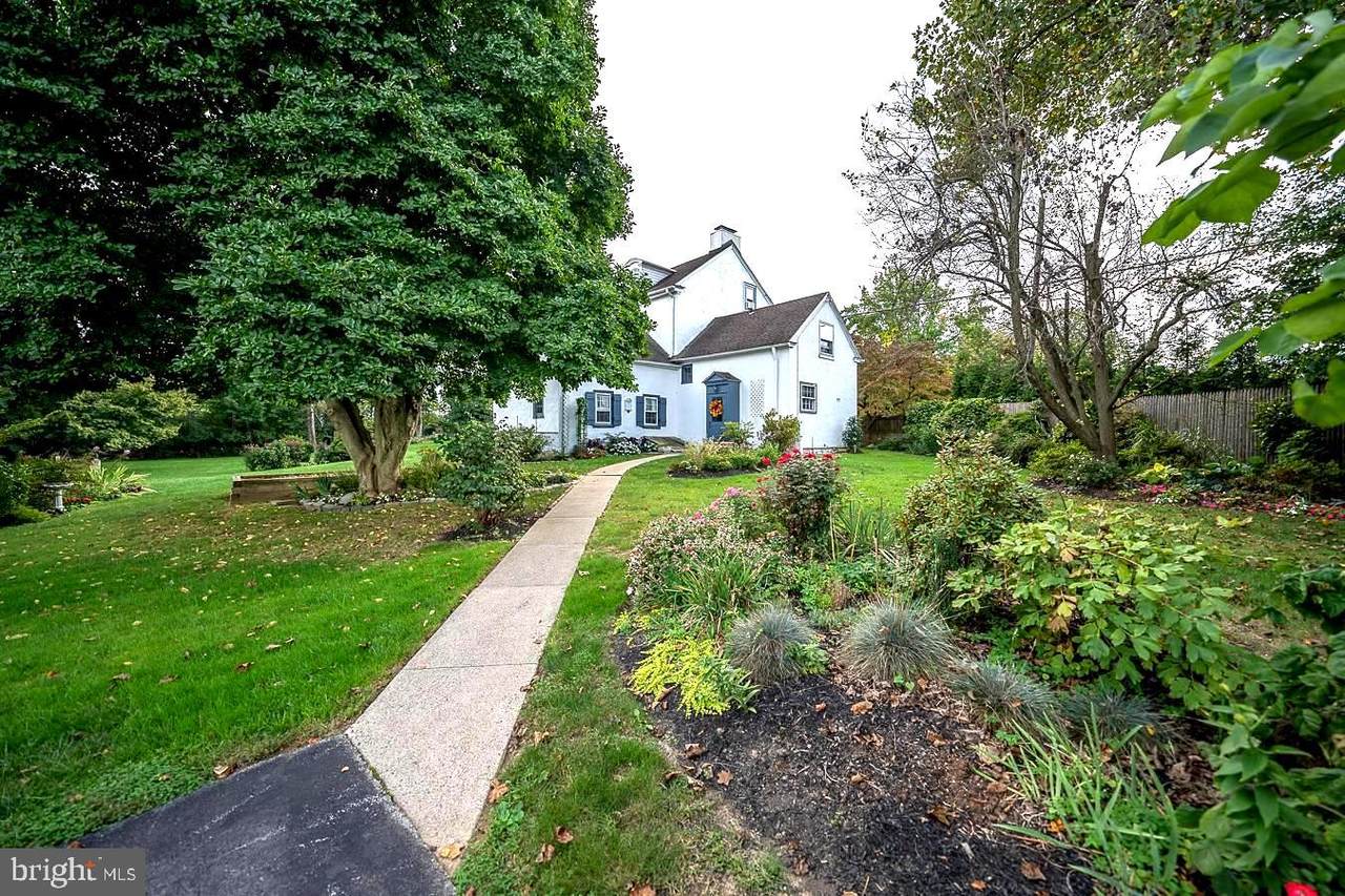 571 Newtown Street Road - Photo 1