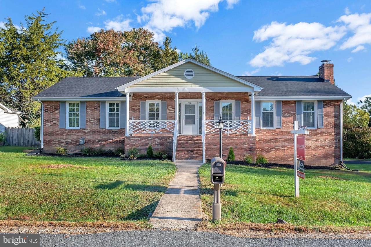 219 Butternut Drive - Photo 1