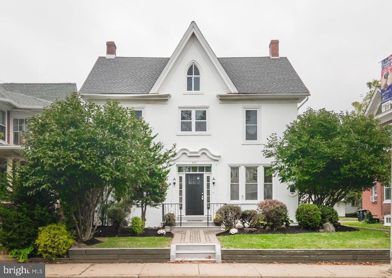 325 Broad Street - Photo 1
