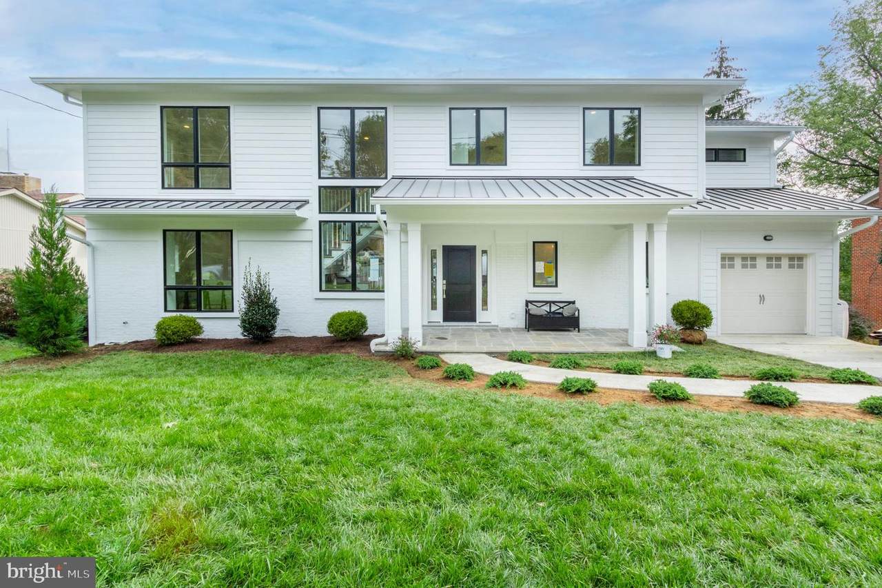 3135 Brooklawn Terrace - Photo 1