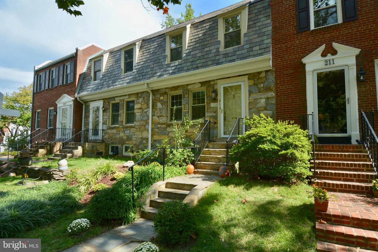 213 Commonwealth Avenue - Photo 1