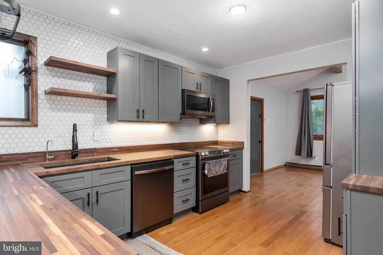4933 Beech Street - Photo 1