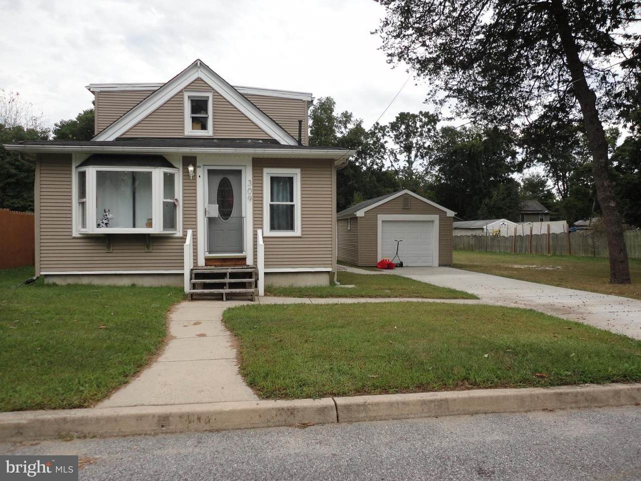 309 Myrtle Avenue - Photo 1