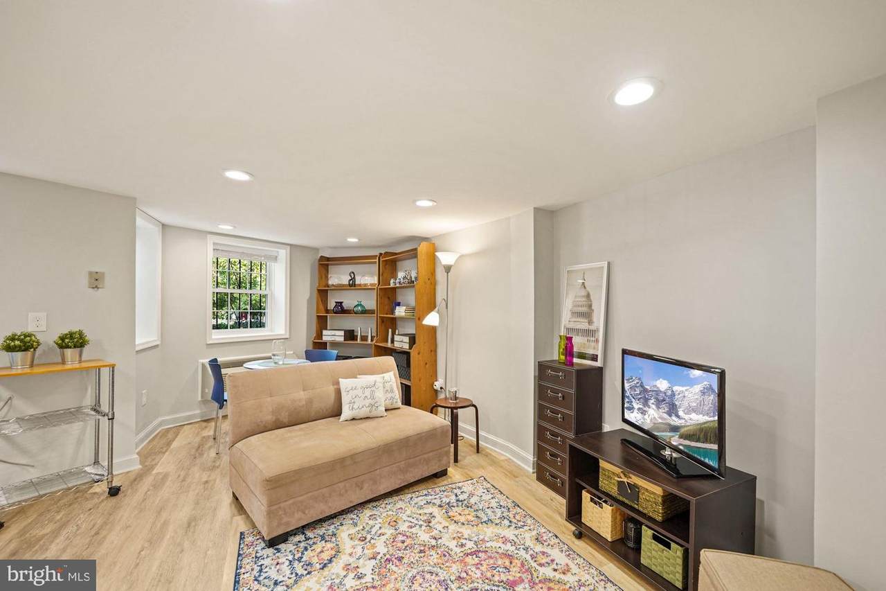 1125 Maryland Avenue - Photo 1