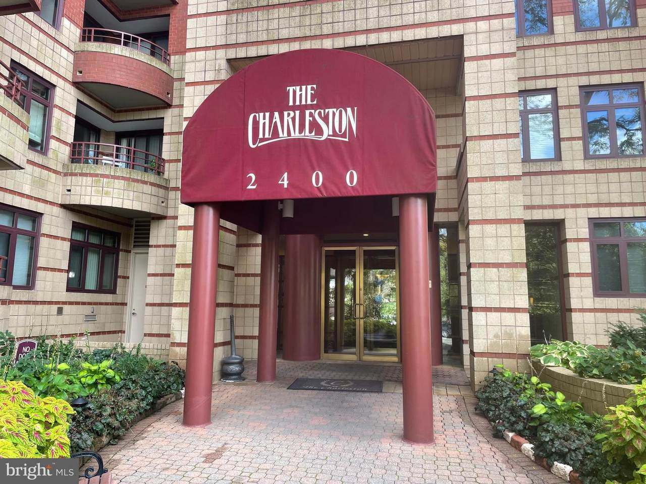 2400 Clarendon Boulevard - Photo 1