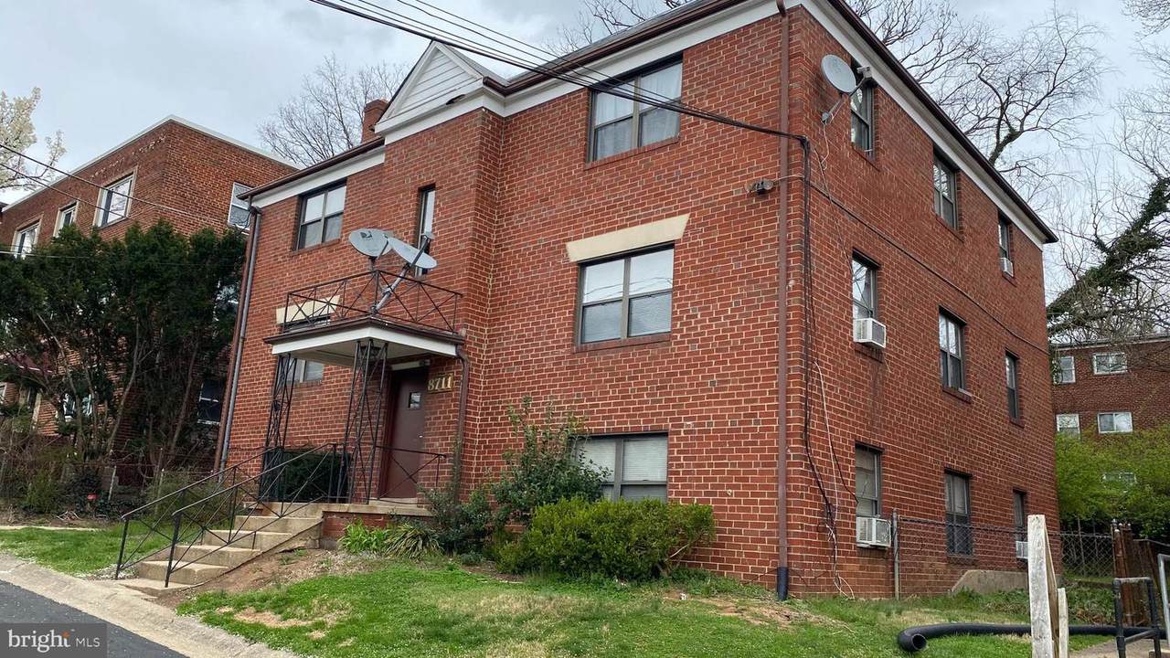 8711 Plymouth Street - Photo 1