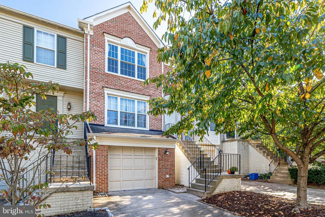 45622 Whitcomb Square - Photo 1