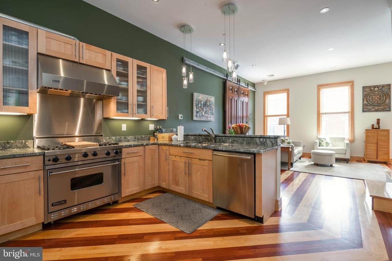 1905 Green Street - Photo 1