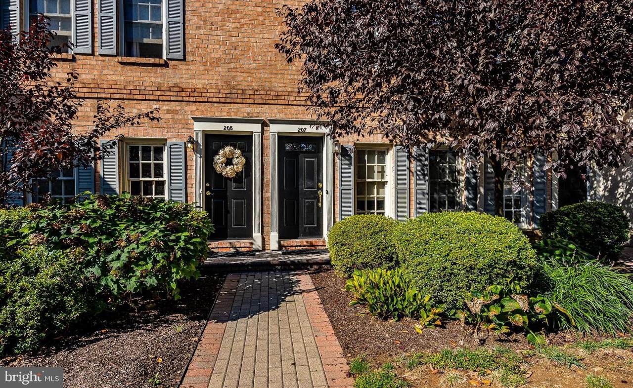 207 Everest Circle - Photo 1