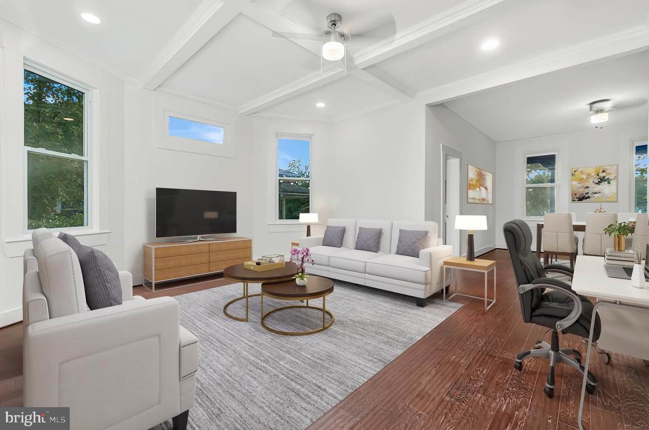 2709 Elsinore Avenue - Photo 1