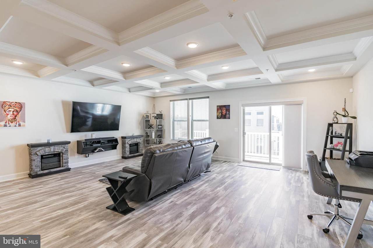 10352 Ratcliffe - Photo 1