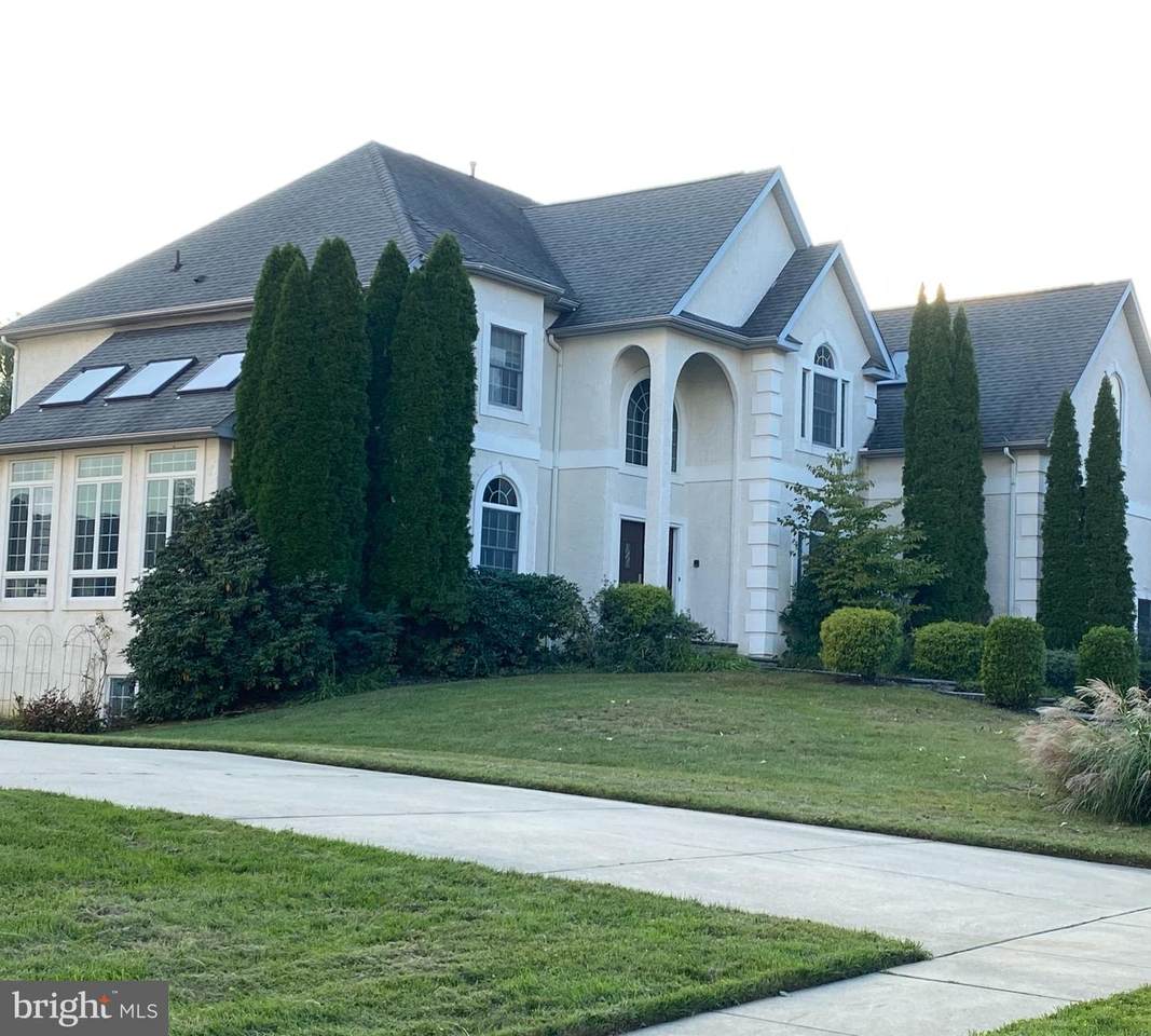 4 Carriage House Court - Photo 1