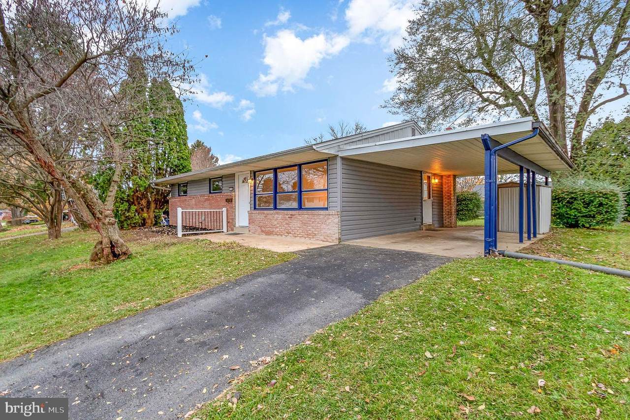 126 Cambridge Drive - Photo 1