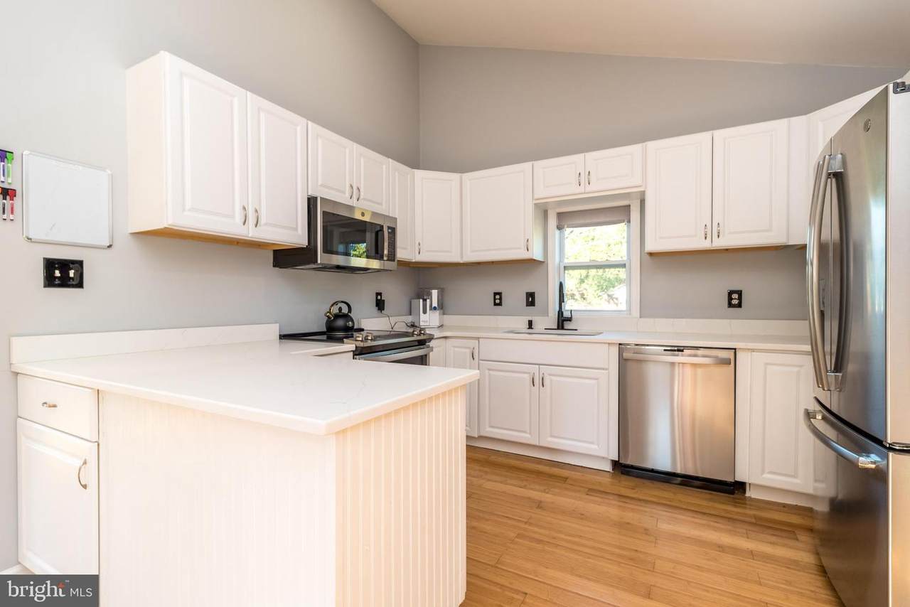 416 Western - Photo 1