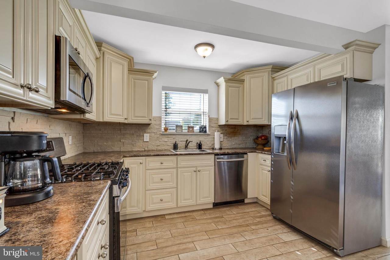 1062 Broadway - Photo 1