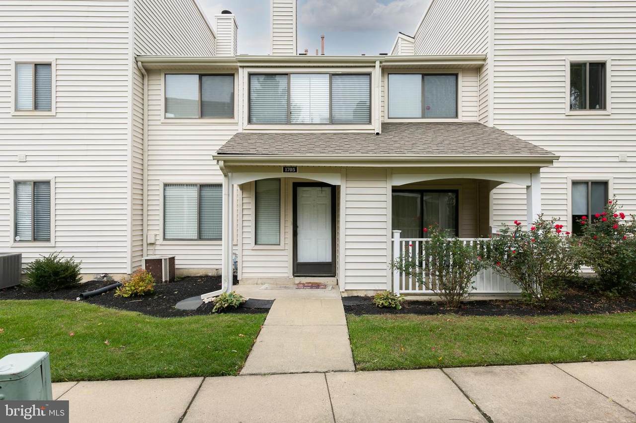 1705 Roberts Way - Photo 1