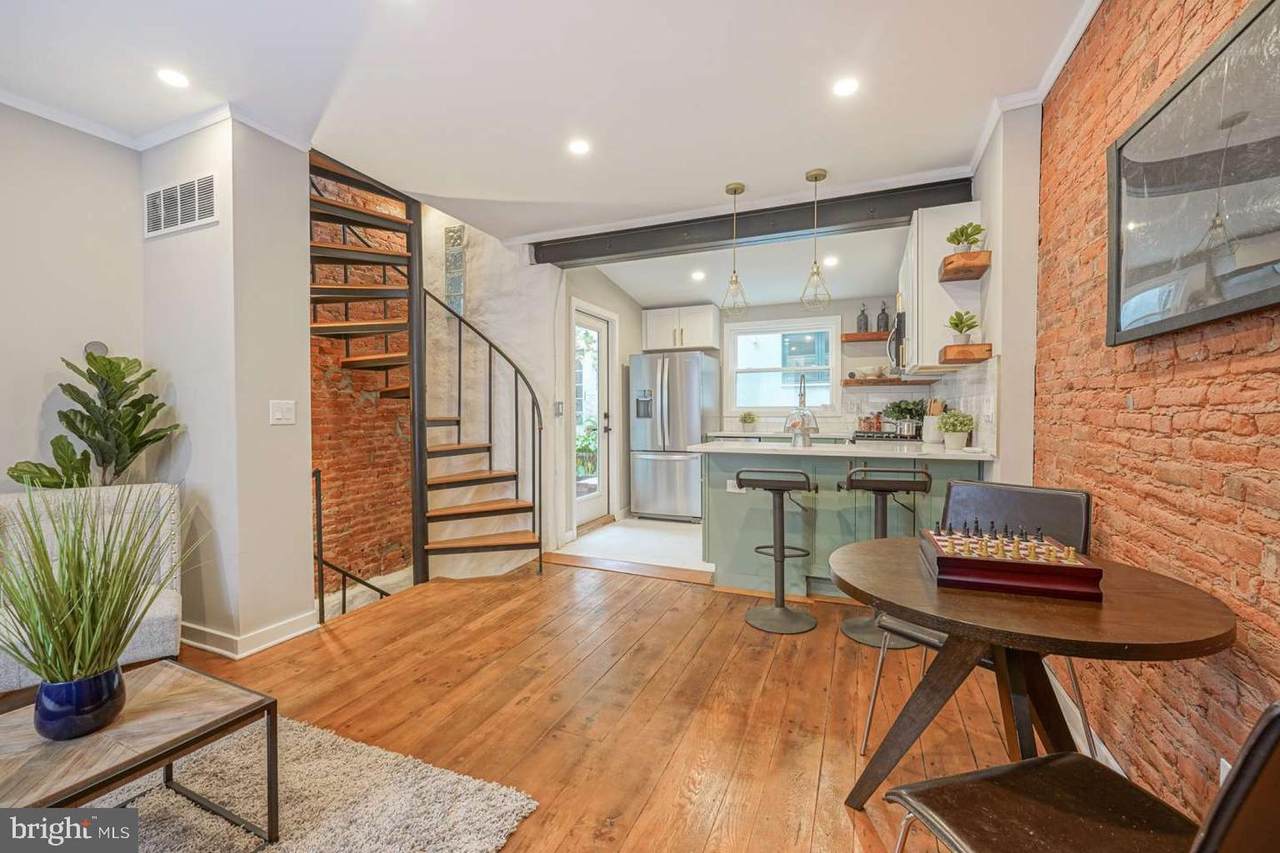 2210 Panama Street - Photo 1