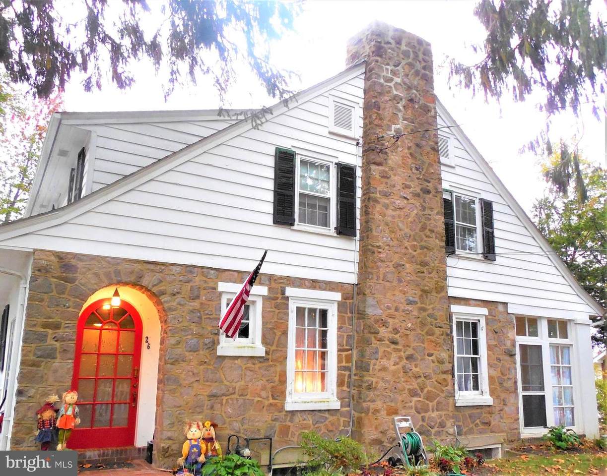 26 Centre Avenue - Photo 1