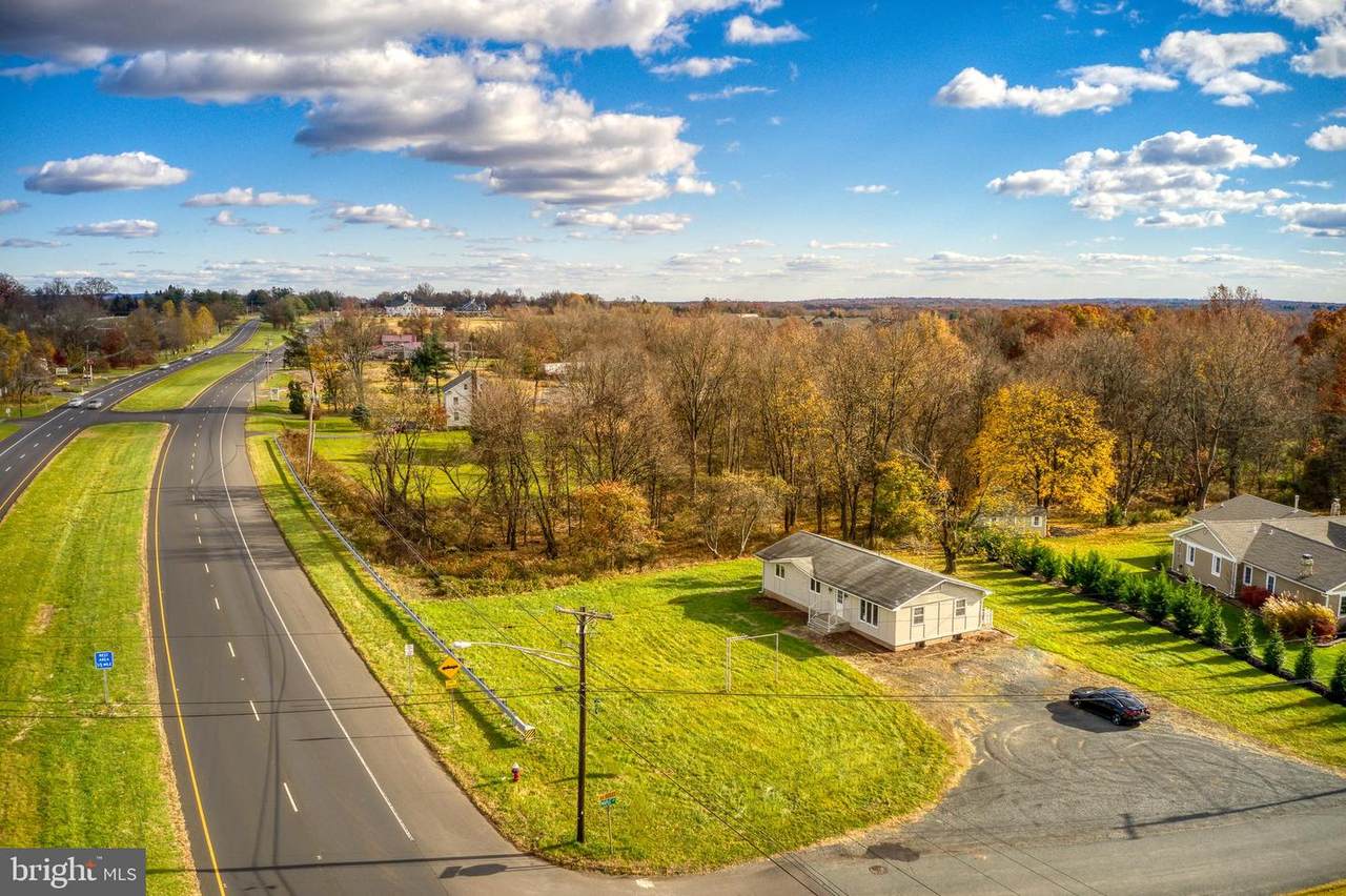 621 Route 22 E - Photo 1