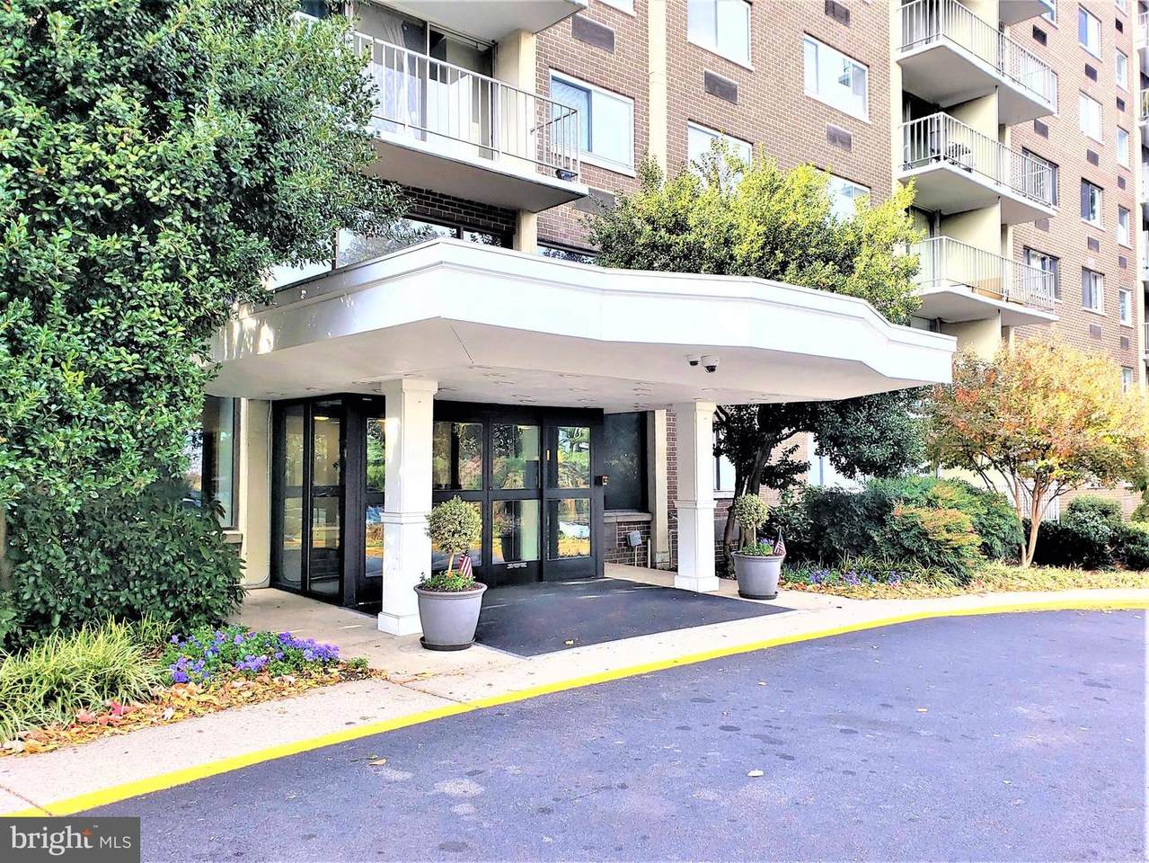 2059 Huntington Avenue - Photo 1