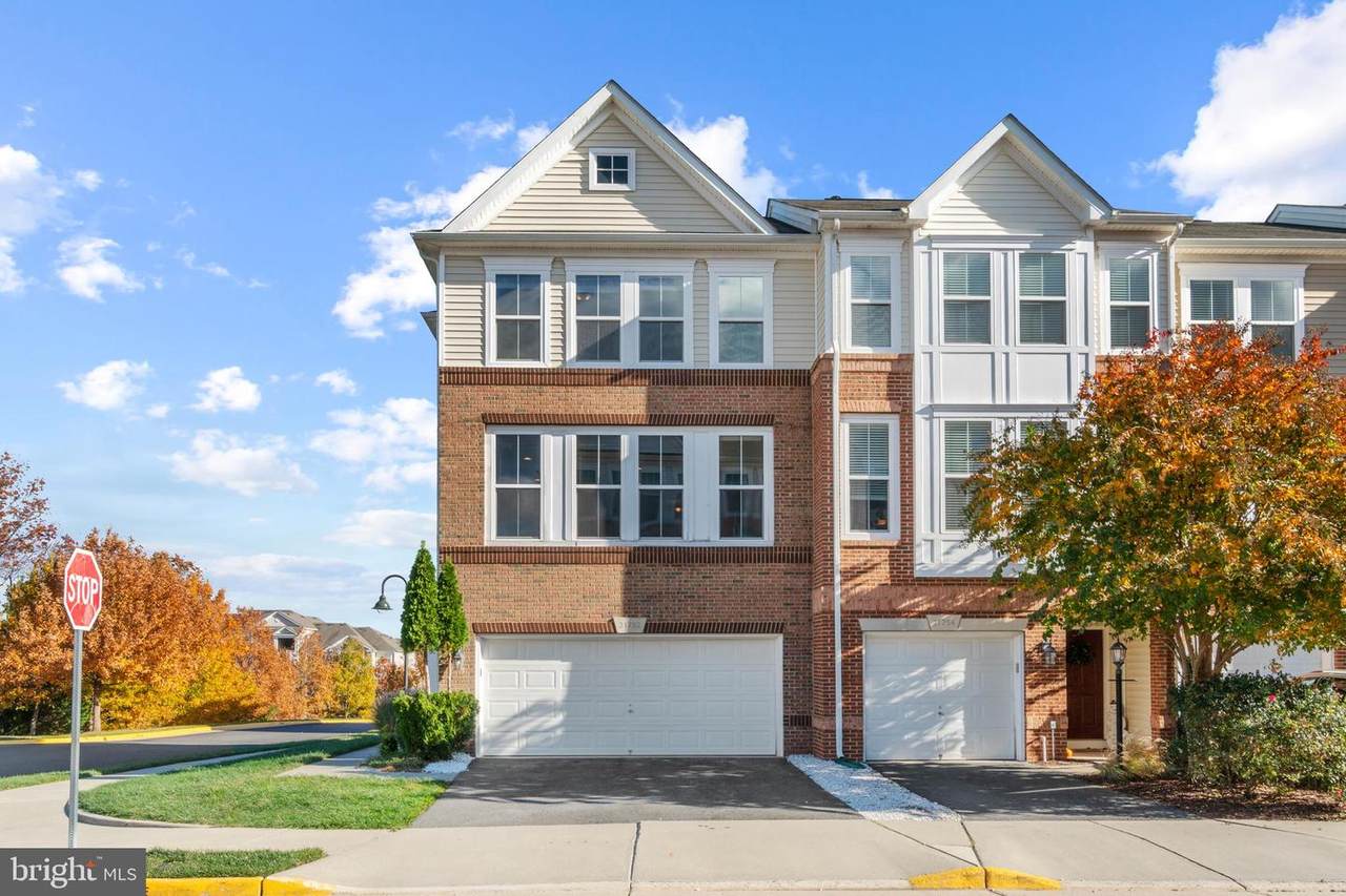 21752 Harroun Terrace - Photo 1