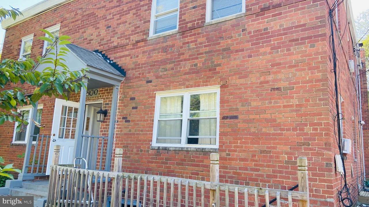 7800 Kennewick Avenue - Photo 1