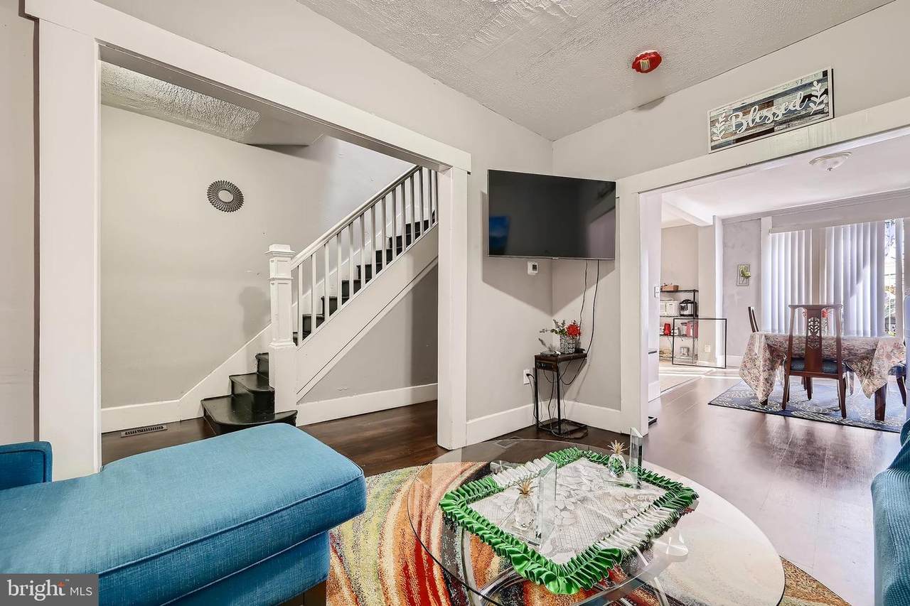 4153 Fairview Avenue - Photo 1