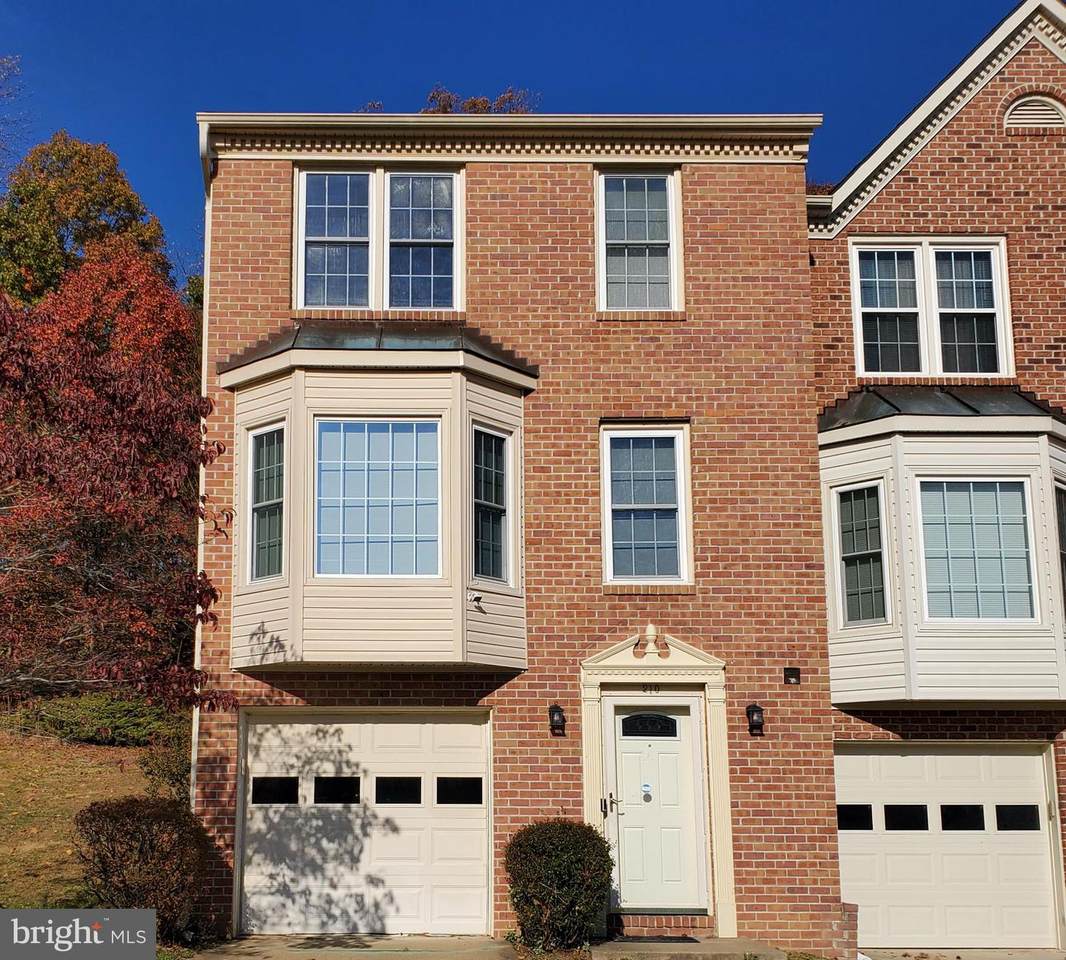 210 Fair Oaks Avenue - Photo 1