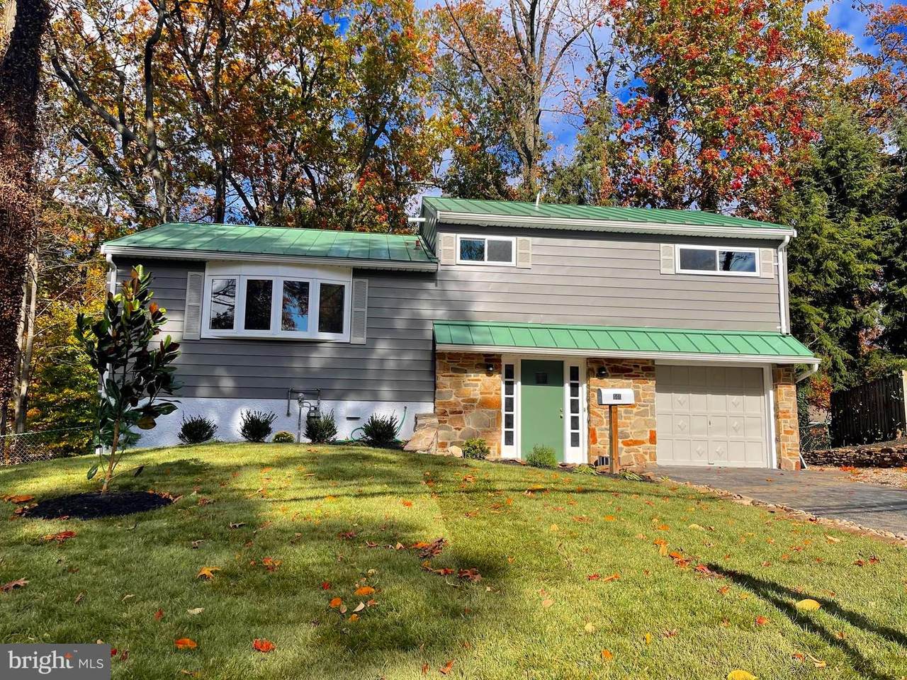440 Maple Road - Photo 1