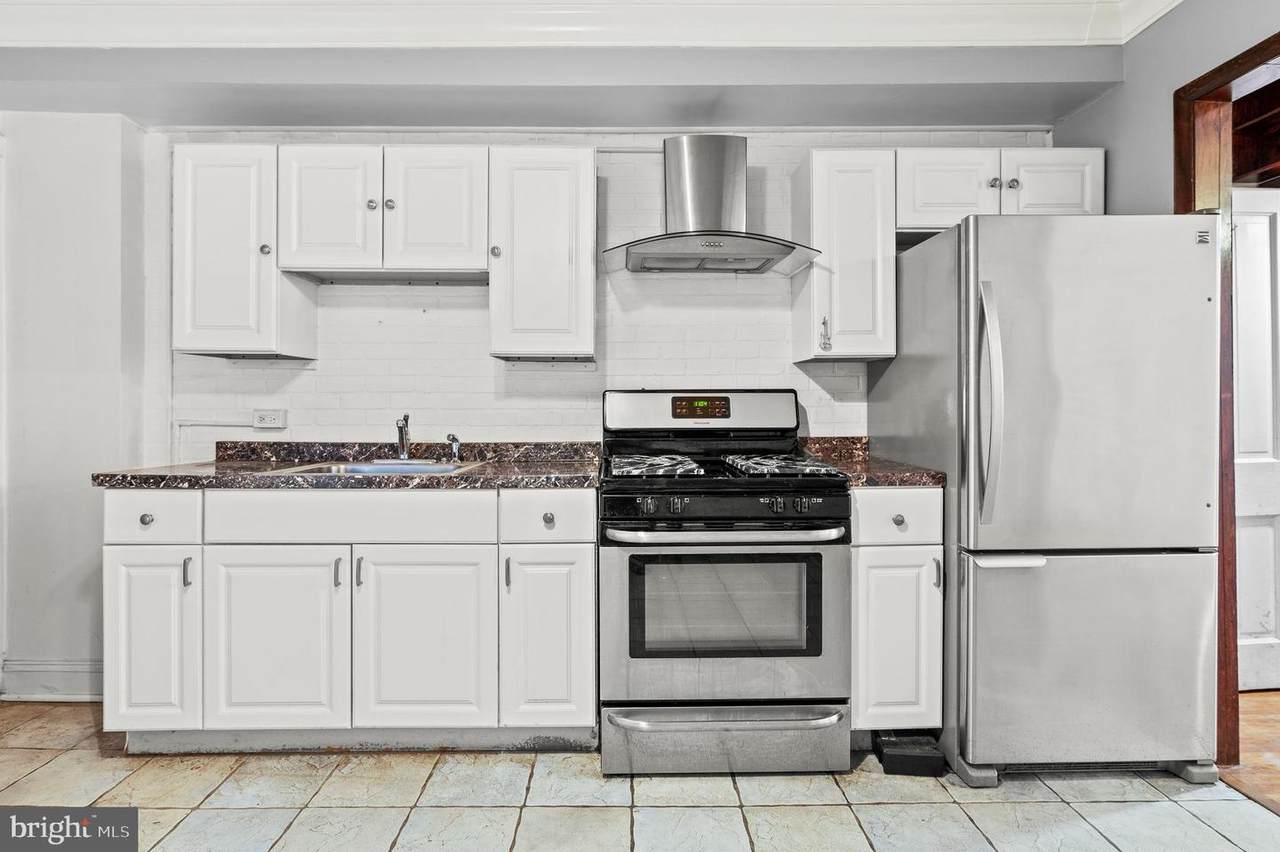 503 27TH Street - Photo 1