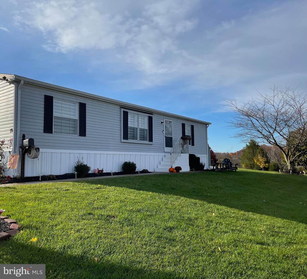 19 Pheasant Drive - Photo 1