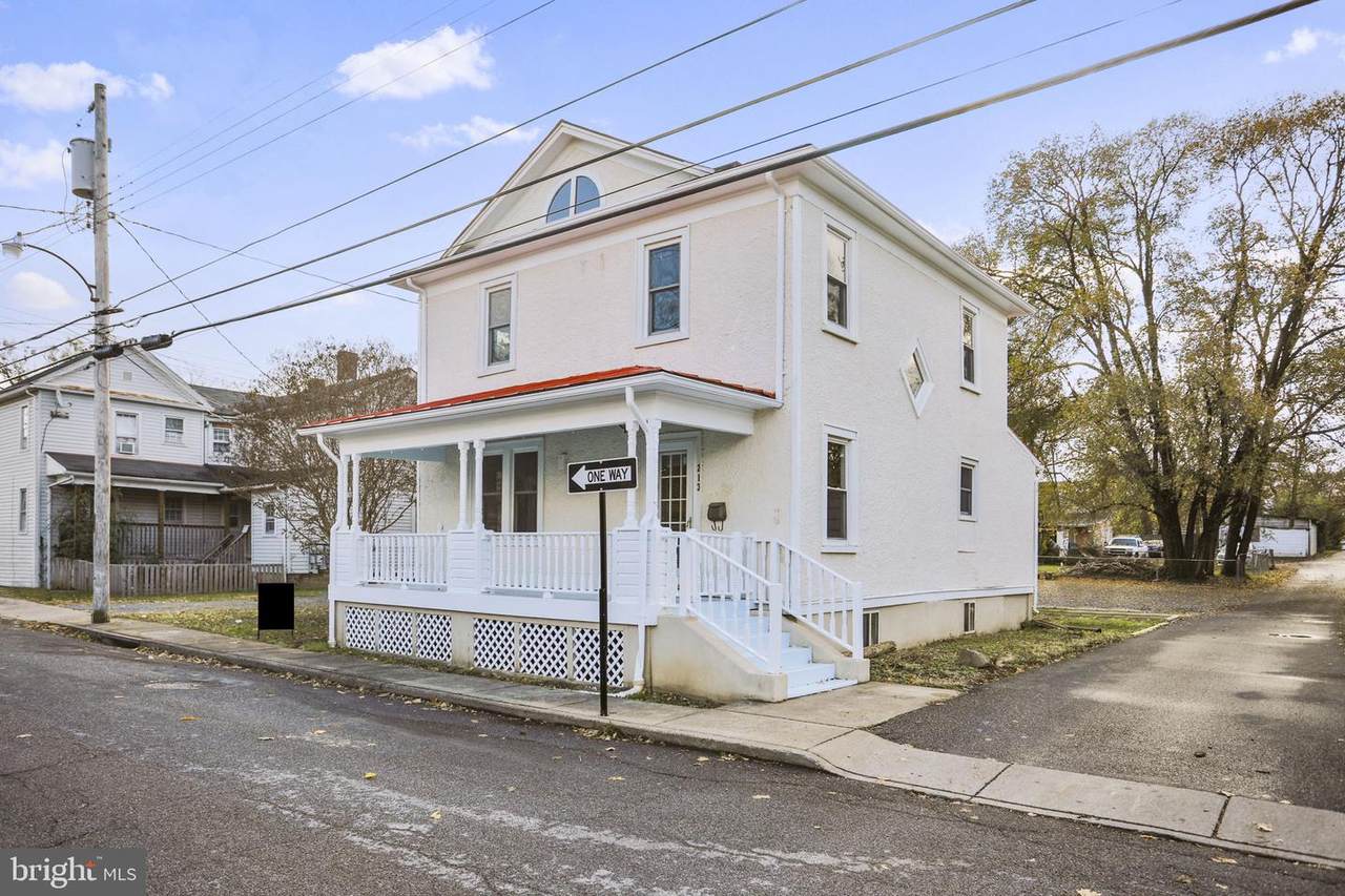 213 Stonewall Drive - Photo 1