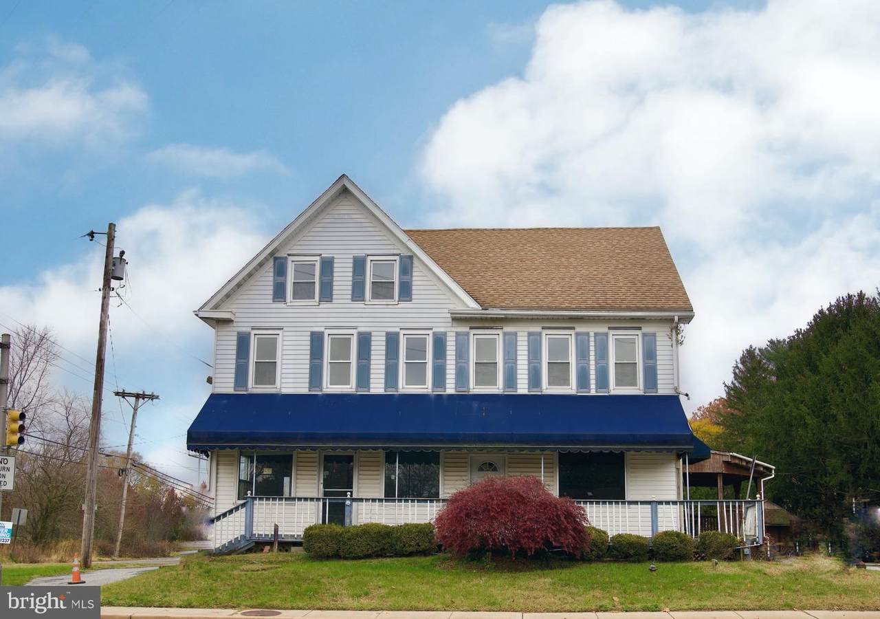1676 Main - Photo 1